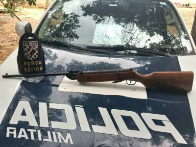 Imagem da notícia Homem é preso após ameaçar companheira com espingarda em Coxim